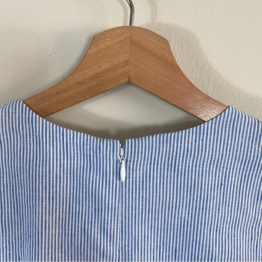 Banana Republic Seersucker Linen V-Neck Short Sleeve Blue White Striped - 6